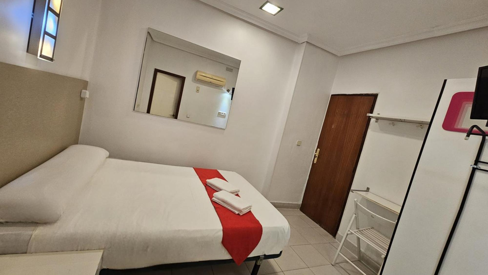 Hostal Las Vegas Madrid Exterior photo